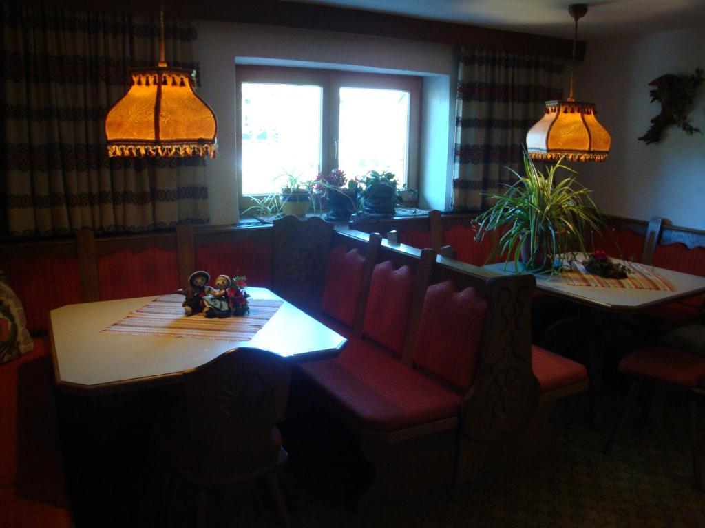 Hôtel Gastehaus Treichl à Fügen Extérieur photo