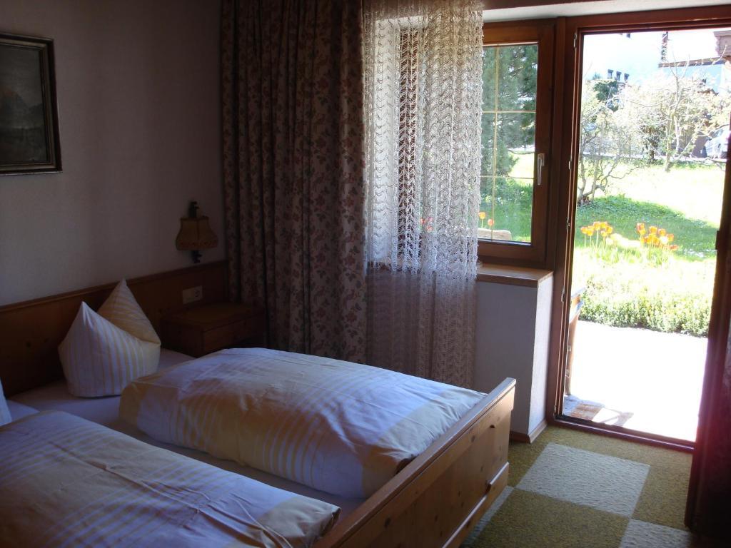 Hôtel Gastehaus Treichl à Fügen Extérieur photo