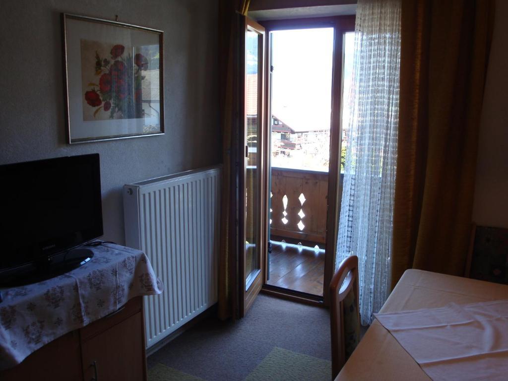 Hôtel Gastehaus Treichl à Fügen Extérieur photo