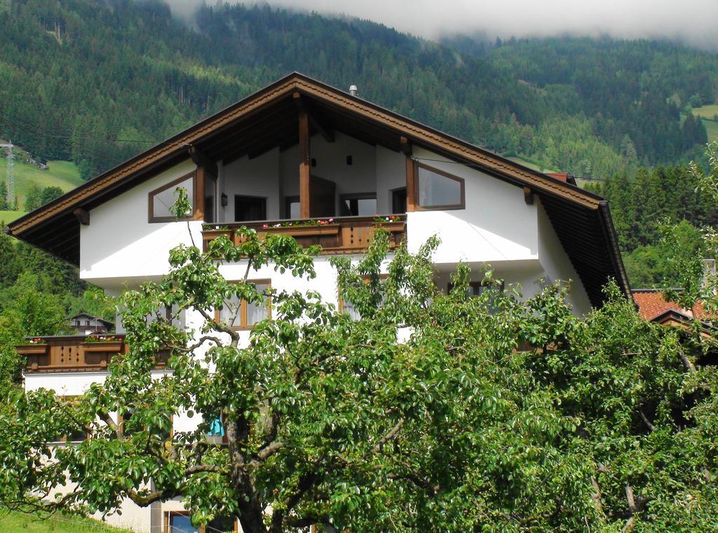 Hôtel Gastehaus Treichl à Fügen Extérieur photo